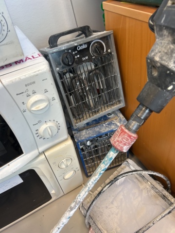 1332513-11 Various construction accessories - Electrical cables, fan heaters, mixers, and more