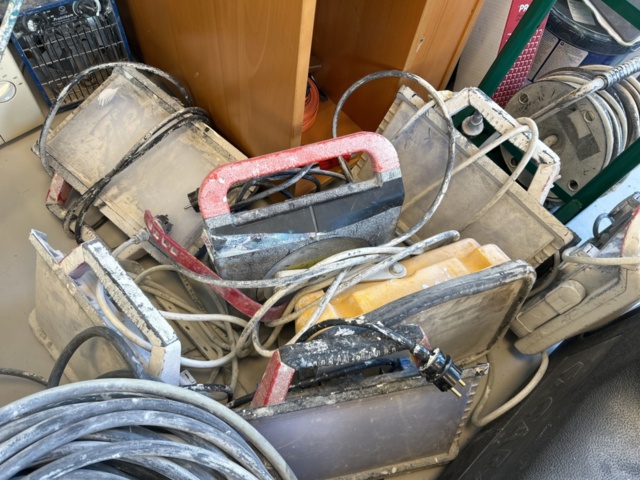 1332513-12 Various construction accessories - Electrical cables, fan heaters, mixers, and more