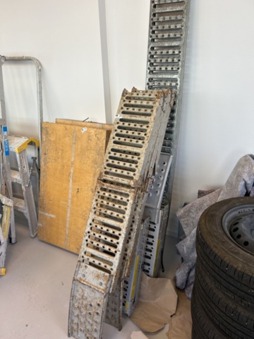 1332515-2 Loading ramps 3 pieces set up