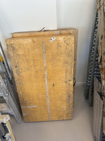 1332516-1 Upholsterer's table 2 pcs