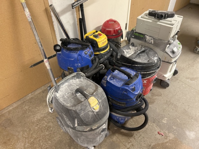 1332536-2 Vacuum cleaners 7 pcs