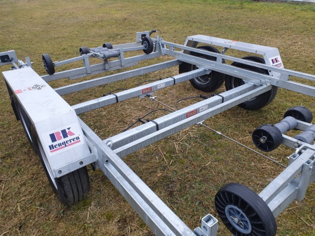 1339076-3 Boat trailer P 2724B BK HENGEREN - HCD94E