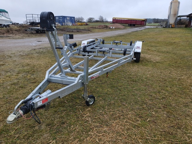 1339076-10 Boat trailer P 2724B BK HENGEREN - HCD94E