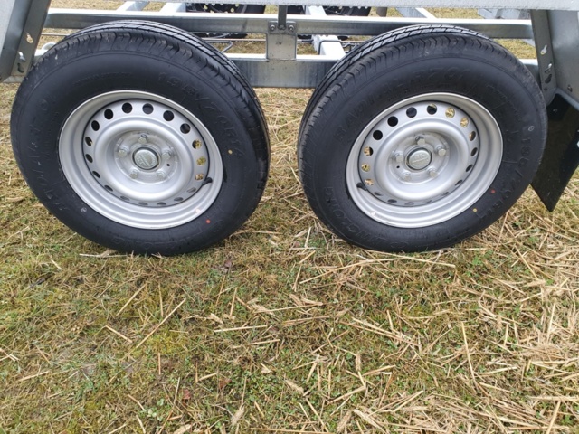 1339076-12 Boat trailer P 2724B BK HENGEREN - HCD94E