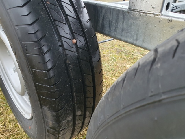 1339076-13 Boat trailer P 2724B BK HENGEREN - HCD94E