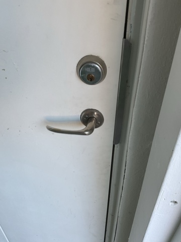 1198298-2 Front door with round window 10/21