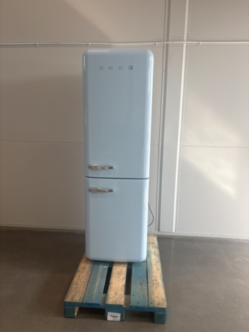 1137726-2 Smeg 50's Style Fridge/Freezer FAB32RPB5