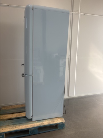 1137726-9 Smeg 50's Style Fridge/Freezer FAB32RPB5