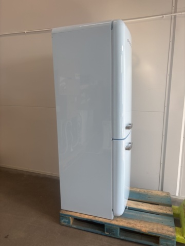 1137726-10 Smeg 50's Style Fridge/Freezer FAB32RPB5