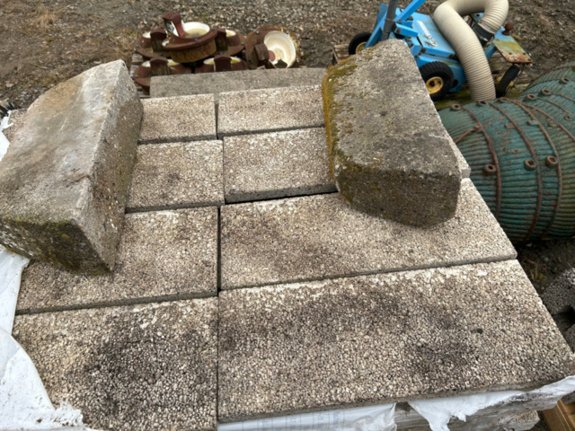 1339703-1 Lightweight clinker blocks