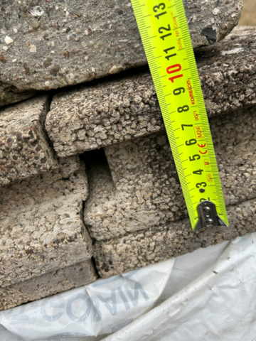 1339703-5 Lightweight clinker blocks