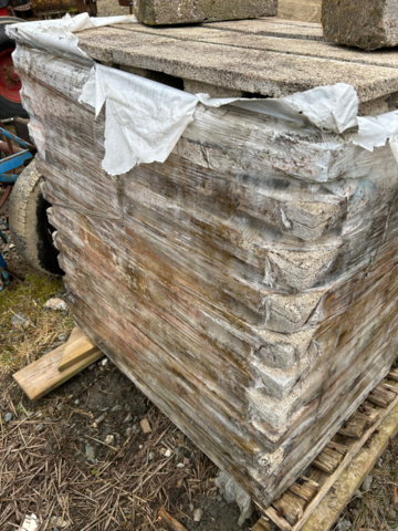 1339703-7 Lightweight clinker blocks