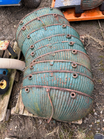 1339706-1 Cast iron feeding trough