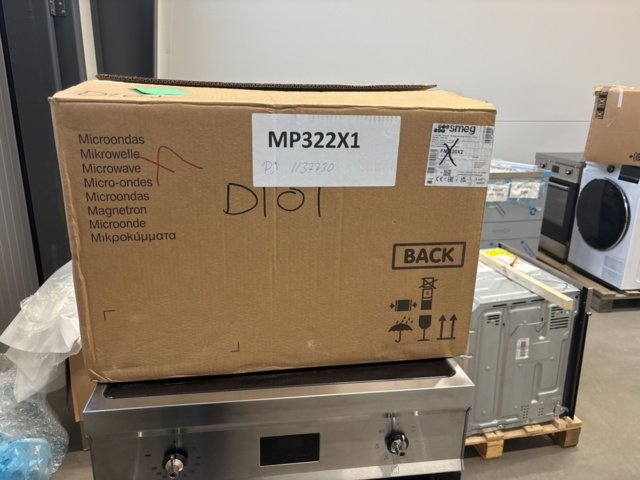 1137730-10 Smeg microwave with grill MP322X1