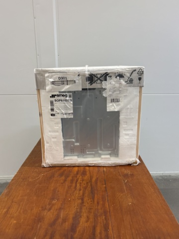 1137736-4 Smeg thermo-ventilated oven SOP6102TG