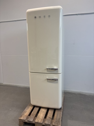 1137738-3 Smeg 50's Style kombinerad Kyl/Frys FAB38LCR5