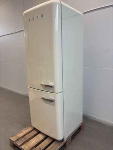 1137738-4 Smeg 50's Style kombinerad Kyl/Frys FAB38LCR5