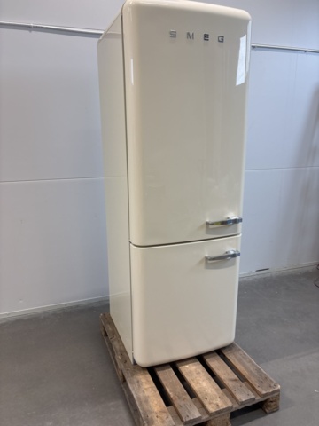 1137738-5 Smeg 50's Style kombinerad Kyl/Frys FAB38LCR5