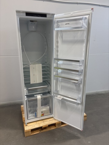 1137740-4 Smeg integrated refrigerator S8L1743E