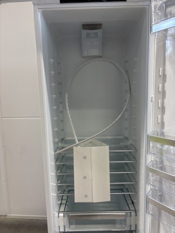 1137740-8 Smeg integrated refrigerator S8L1743E