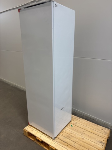 1137740-9 Smeg integrated refrigerator S8L1743E