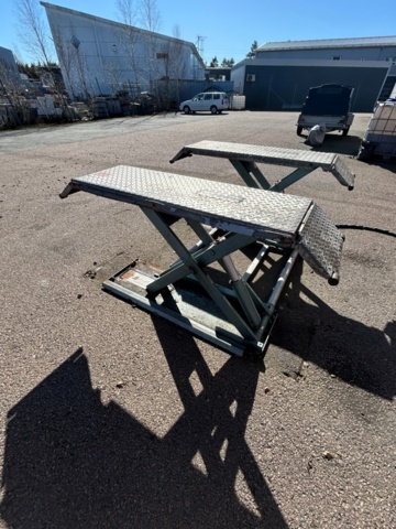 1289984-5 Scissor lift vehicle Nussbaum