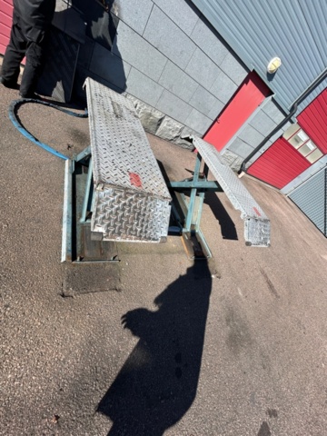 1289984-9 Scissor lift vehicle Nussbaum