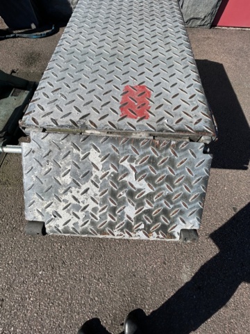 1289984-11 Scissor lift vehicle Nussbaum