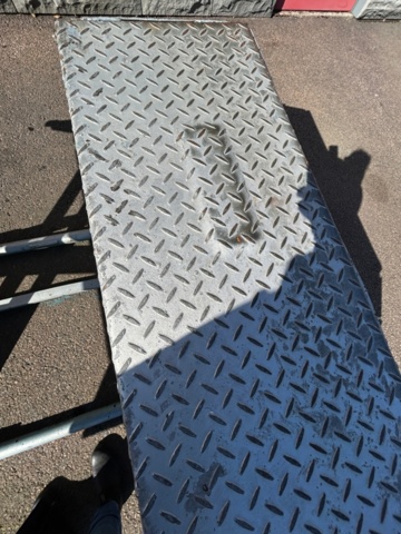 1289984-12 Scissor lift vehicle Nussbaum