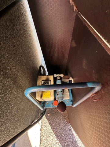 1289984-14 Scissor lift vehicle Nussbaum