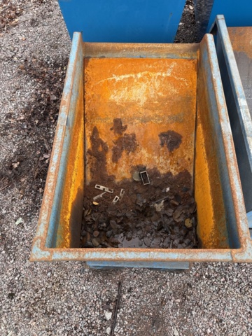 1321517-3 Tipping container