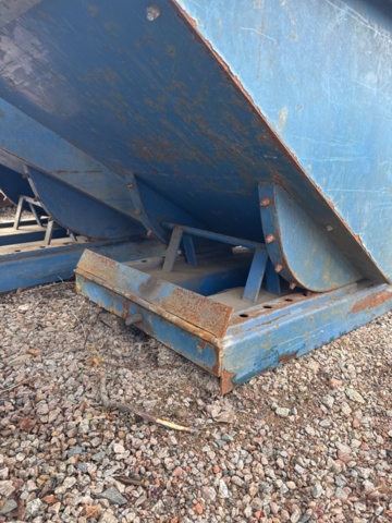 1321517-4 Tipping container