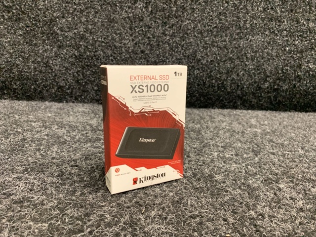 1338592-2 Hard drive Kingston XS1000 SSD 1TB