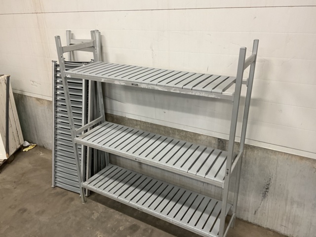 1198307-7 2 storage shelves/cold room shelves