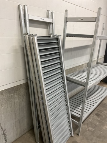 1198307-8 2 storage shelves/cold room shelves