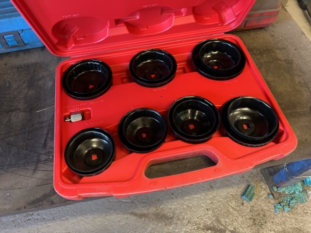 1303599-16 Verkstadsmöbel med diverse utrustning för bilverkstad