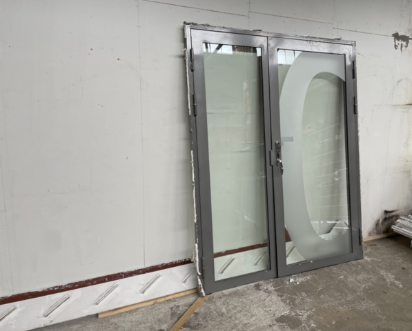 1340757-1 Entrance area 17x21, right-hung