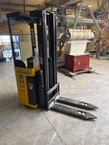 1321521-10 Electric stacker Atlet AJN 160