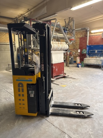 1321521-3 Electric stacker Atlet AJN 160