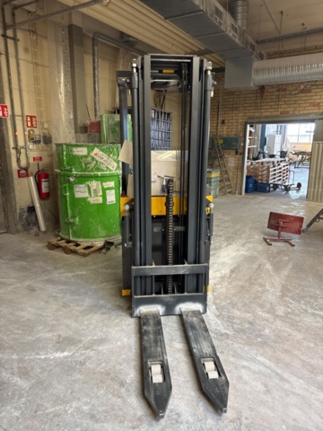 1321521-8 Electric stacker Atlet AJN 160
