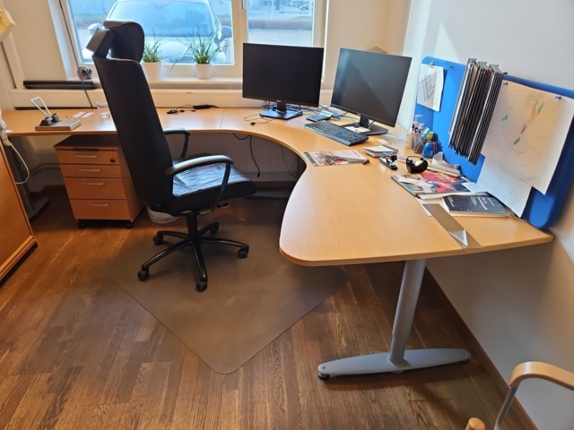 1316773-2 Office furniture