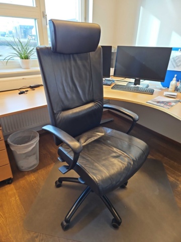 1316773-4 Office furniture