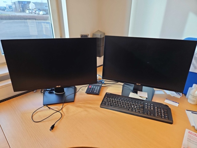 1316773-6 Office furniture