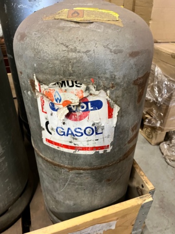 1341054-2 Gas cylinders