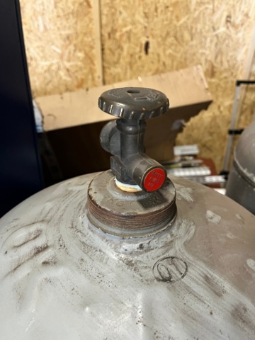 1341054-3 Gas cylinders