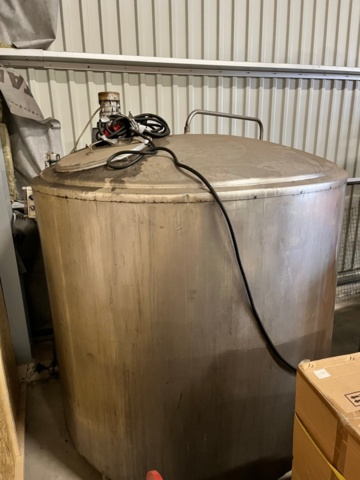 1341056-2 Tank 3000 liters