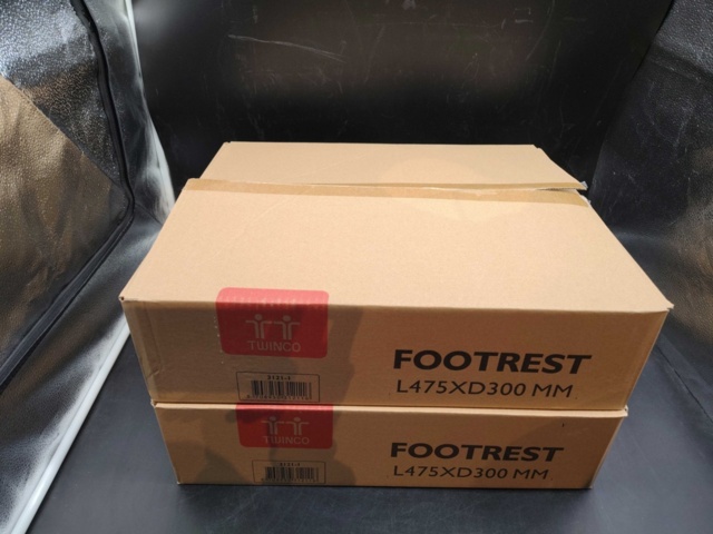 1341197-2 Footrest ergonomic, 2 pcs, Footrest, black/chrome