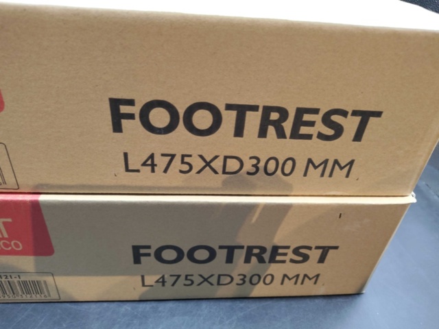 1341197-3 Footrest ergonomic, 2 pcs, Footrest, black/chrome