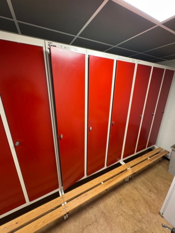 1199279-1 The wardrobe