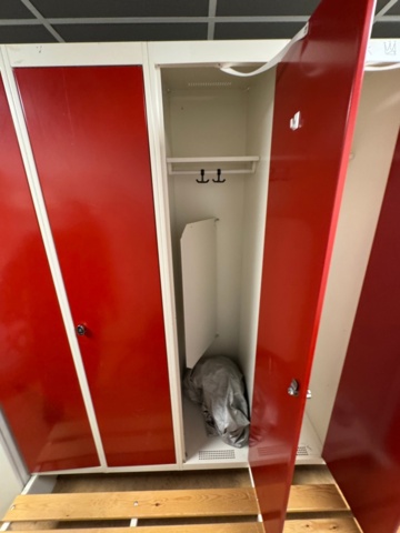 1199279-2 The wardrobe